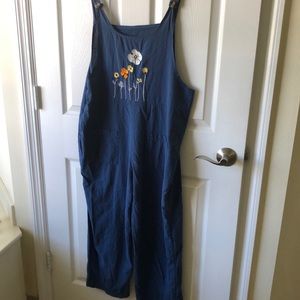 One piece jumpsuit with pockets worn once